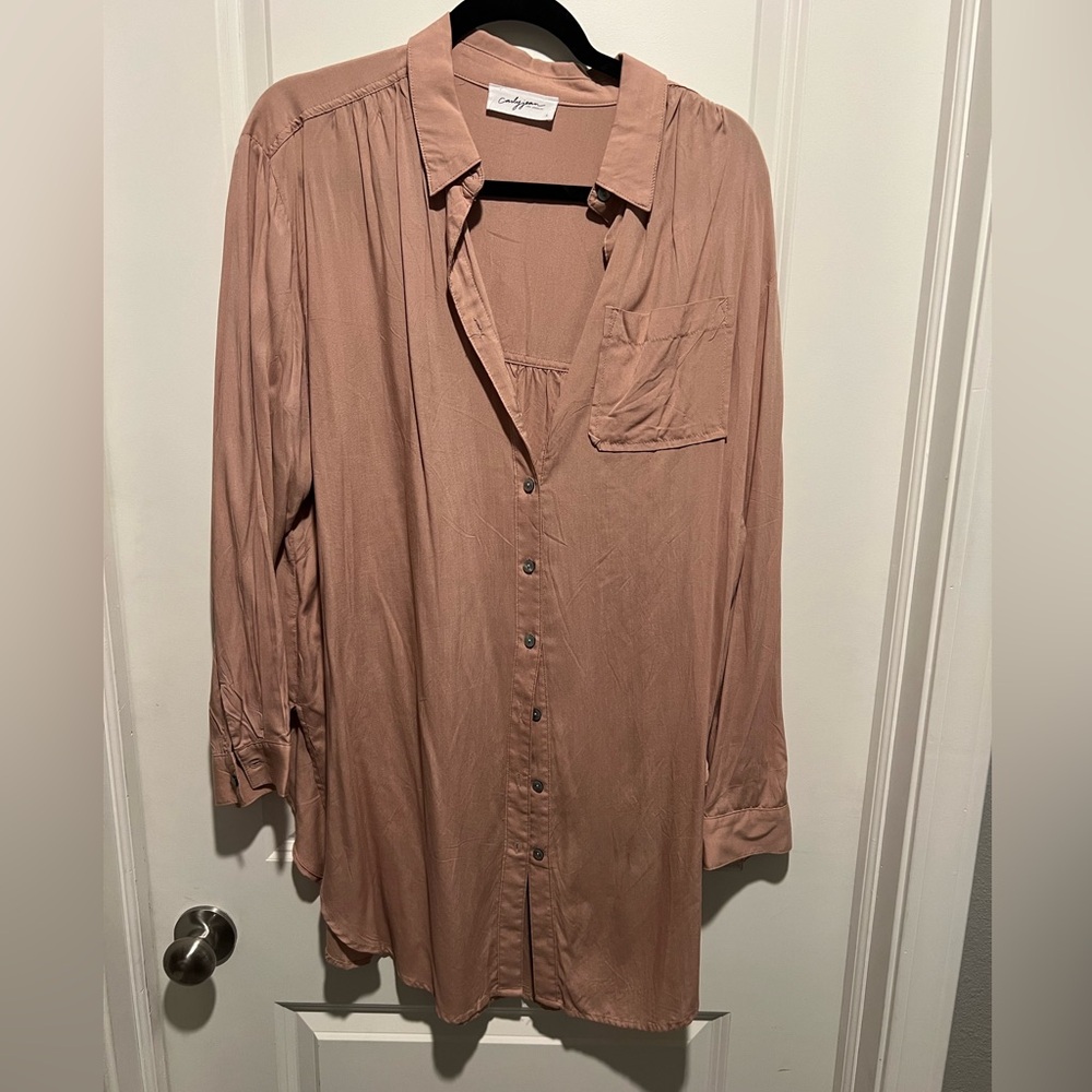 Carly Jean Cohen Long Button Down, Vintage Rose
Large